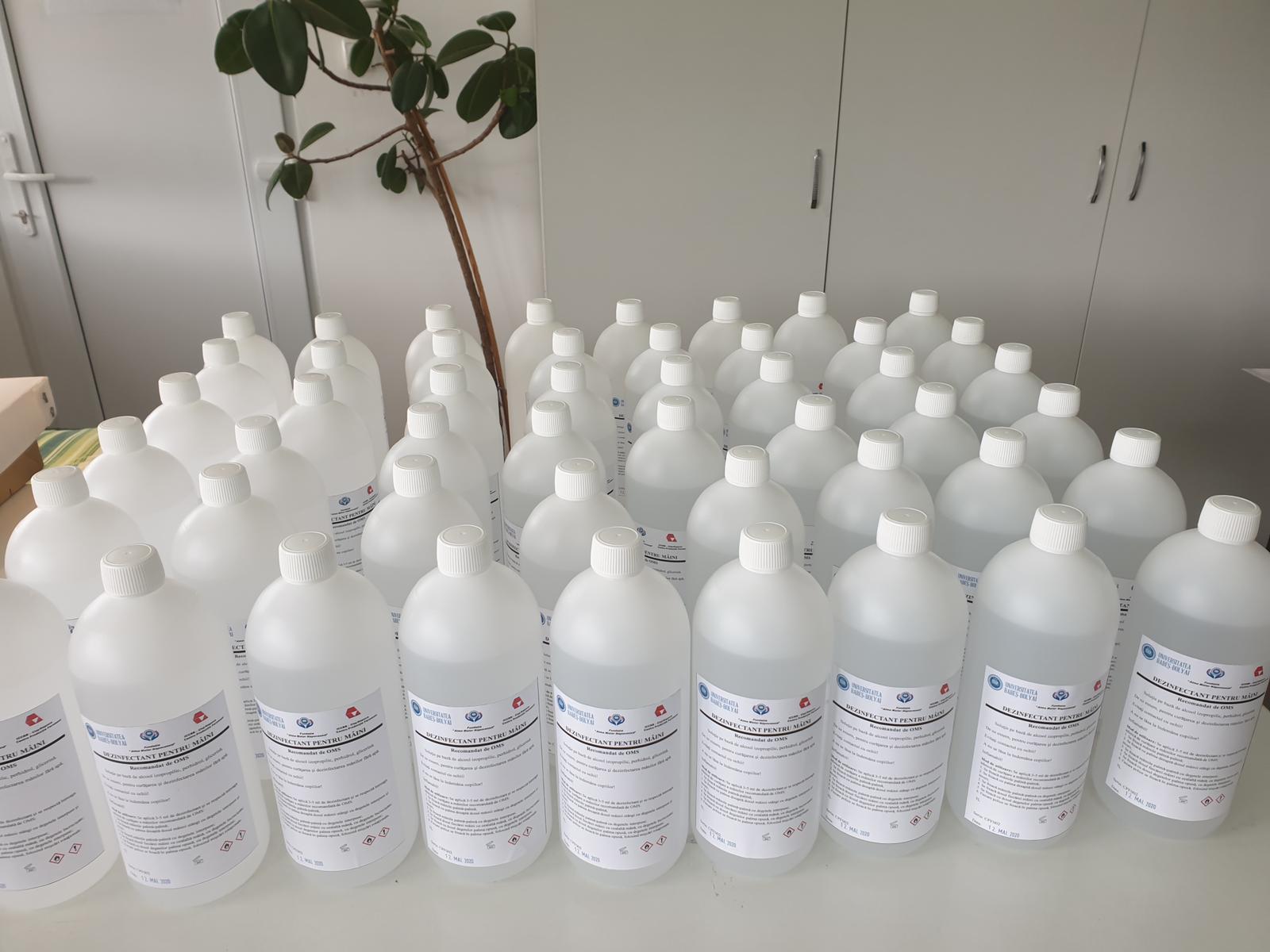 Fundația UBB și Centrul de Producție Feromoni au preparat primul lot de dezinfectanți pentu spitalele clujene